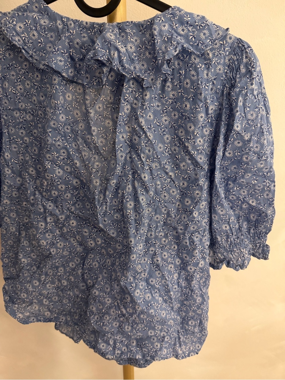 GAP Blue Floral Ruffle Button-Front Blouse - Picture 6 of 6